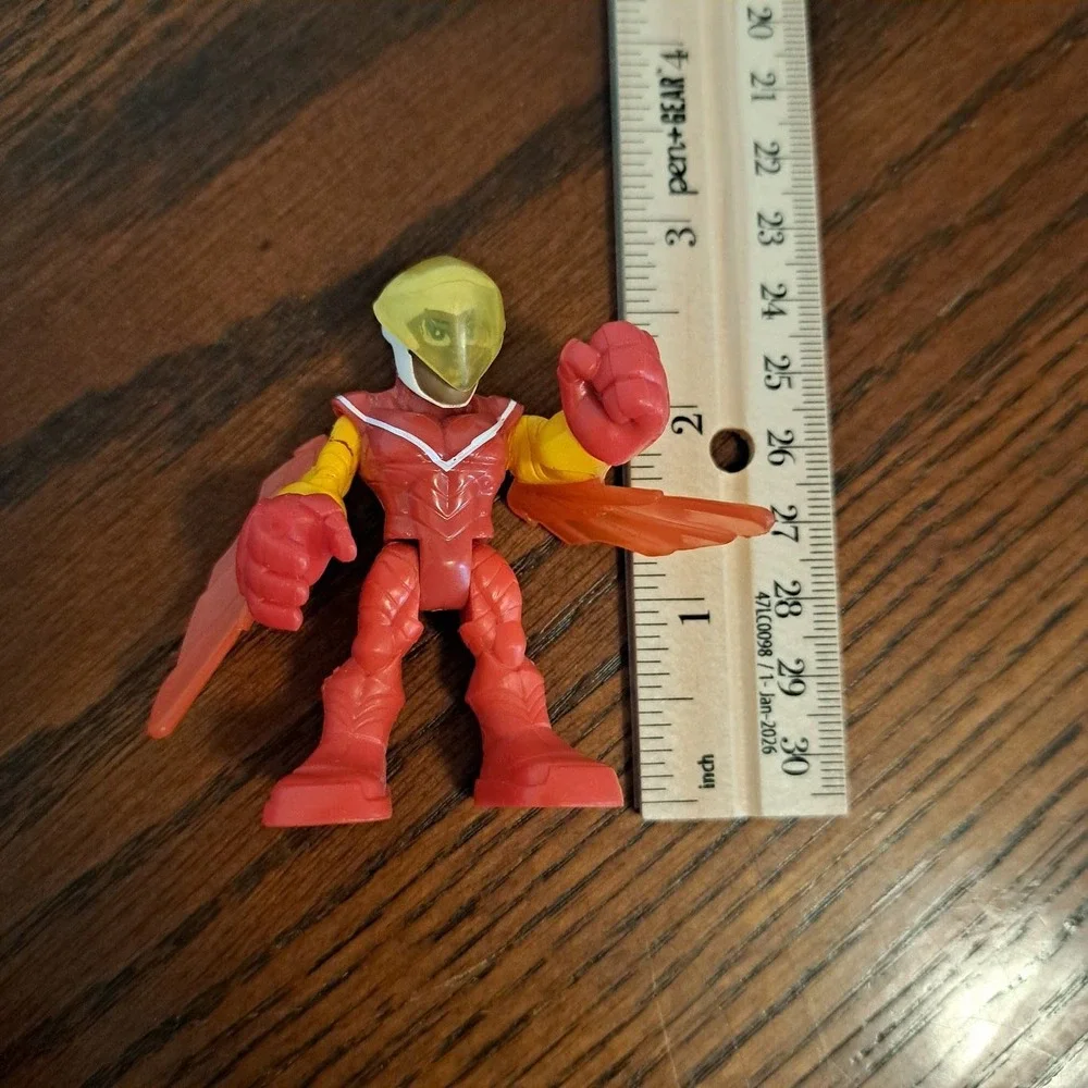 Marvel Super Hero Adventures Falcon Action Figure Red Yellow 2.5 Inch Mini Toy